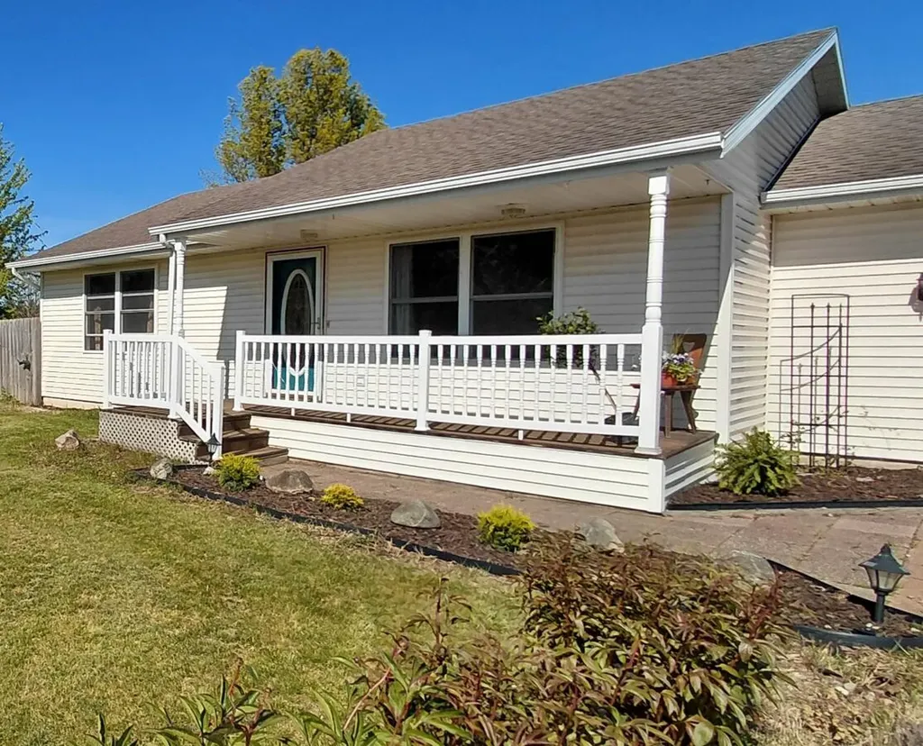52821 County Road 657 Antwerp Township MI 49079