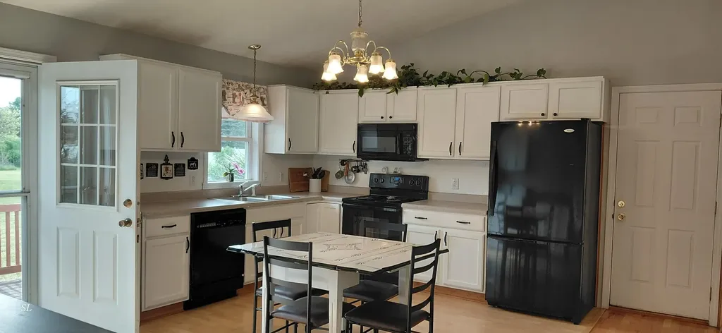52821 County Road 657 Antwerp Township MI 49079