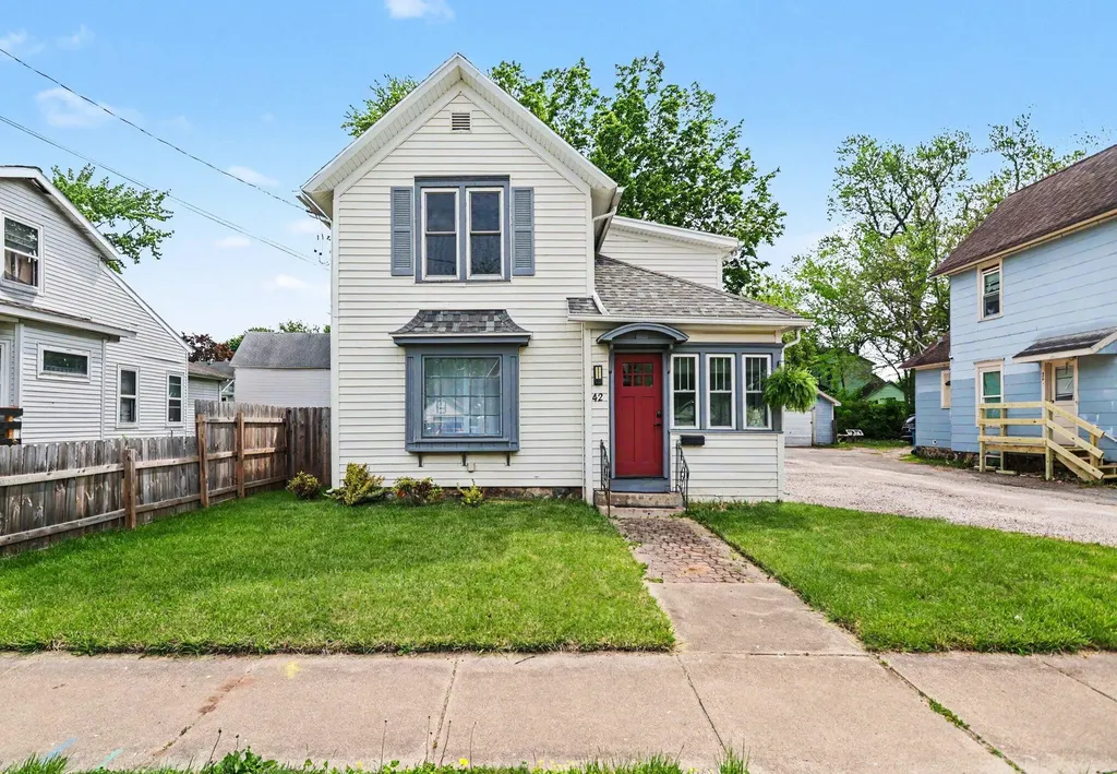42 Mckinley Avenue N Battle Creek City MI 49017