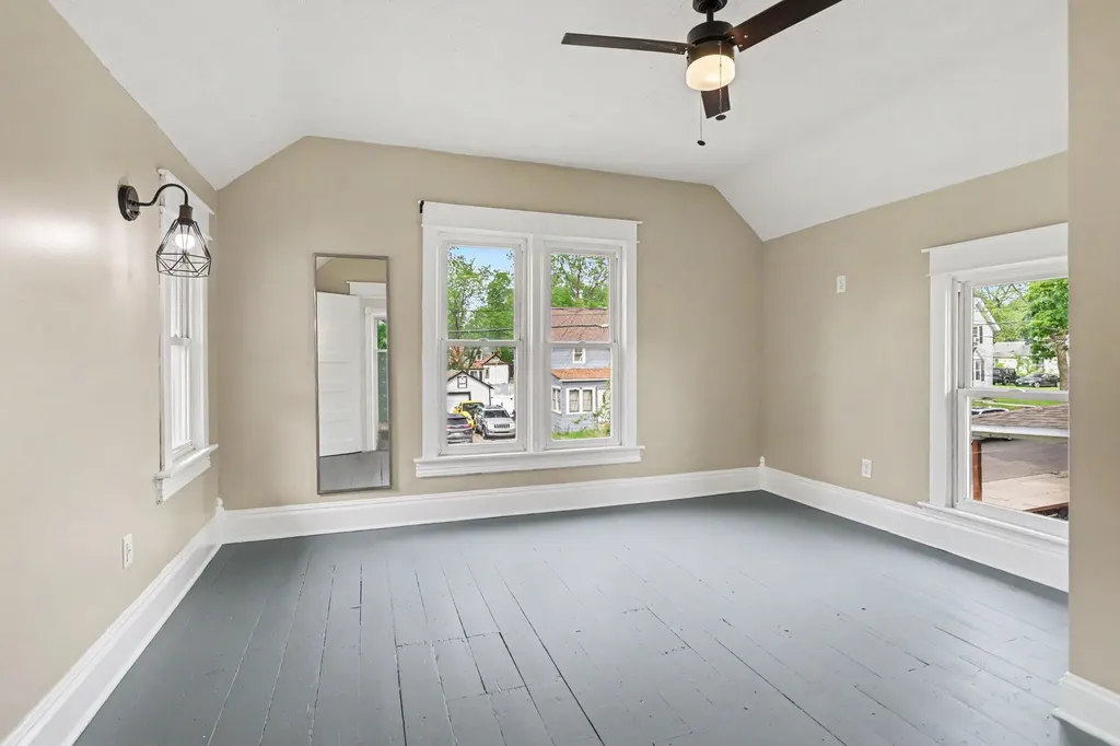 42 Mckinley Avenue N Battle Creek City MI 49017