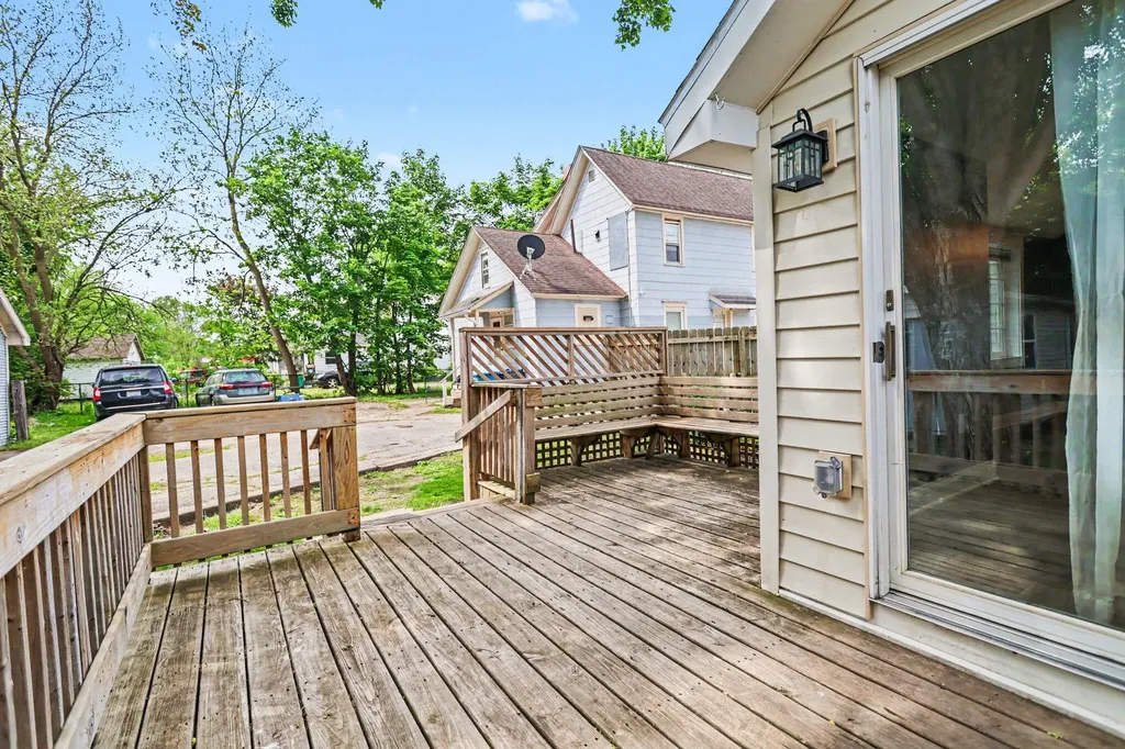 42 Mckinley Avenue N Battle Creek City MI 49017