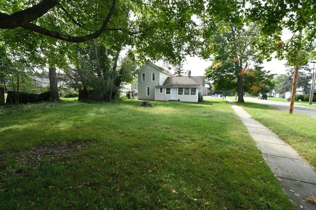 501 E Paw Paw Street Paw Paw Village MI 49079
