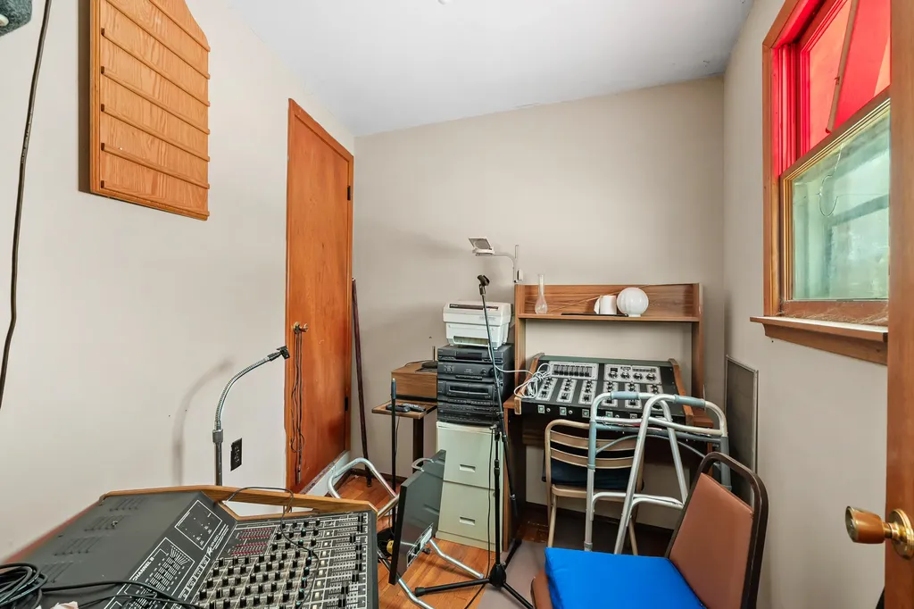 713 Chicago Avenue Kalamazoo Charter Township MI 49048