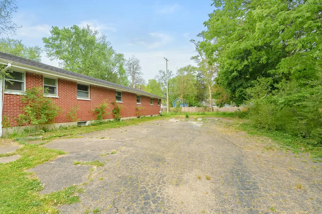 713 Chicago Avenue Kalamazoo Charter Township MI 49048