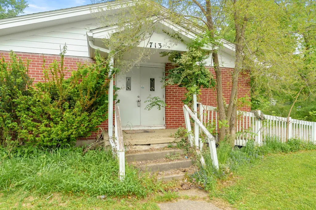 713 Chicago Avenue Kalamazoo Charter Township MI 49048