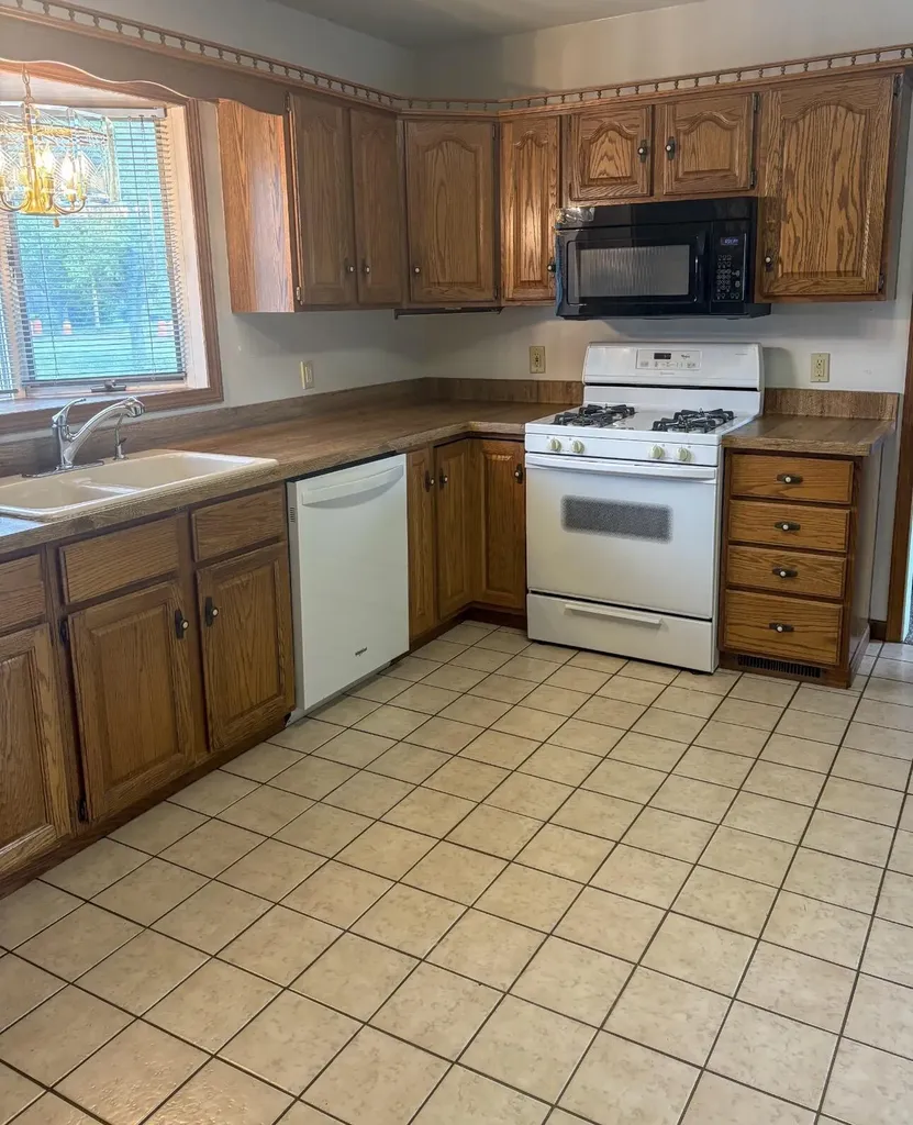 1012 Sixth Street Jackson City MI 49203