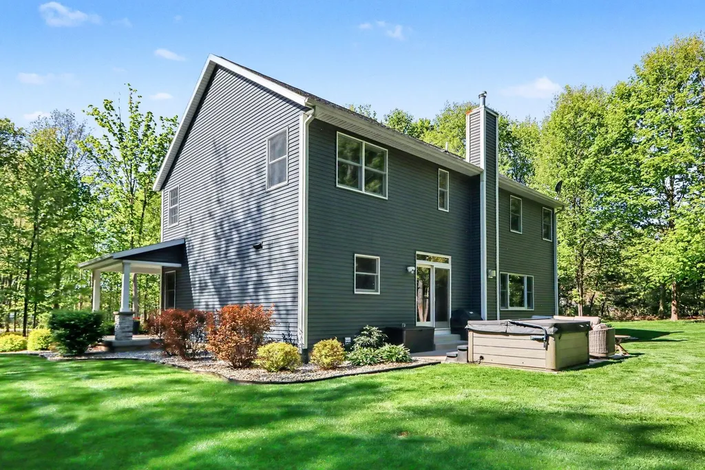 11299 E De Avenue Ross Township MI 49083