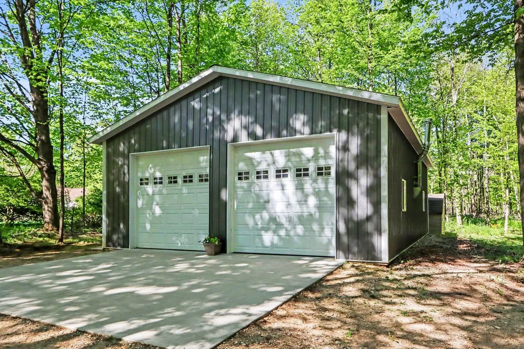11299 E De Avenue Ross Township MI 49083