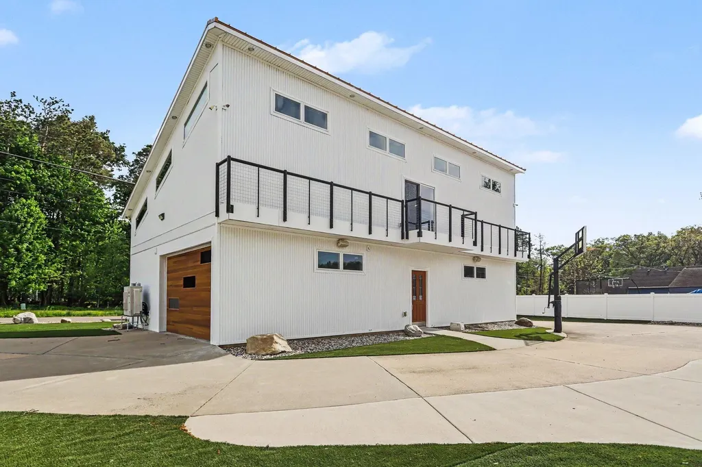1046 N Eagle Lake Drive Texas Charter Township MI 49009