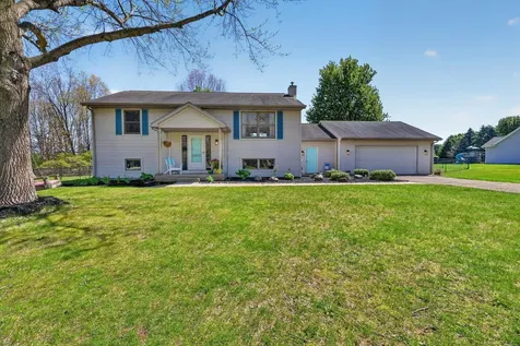 23027 Bobolink Avenue Almena Township MI 49071
