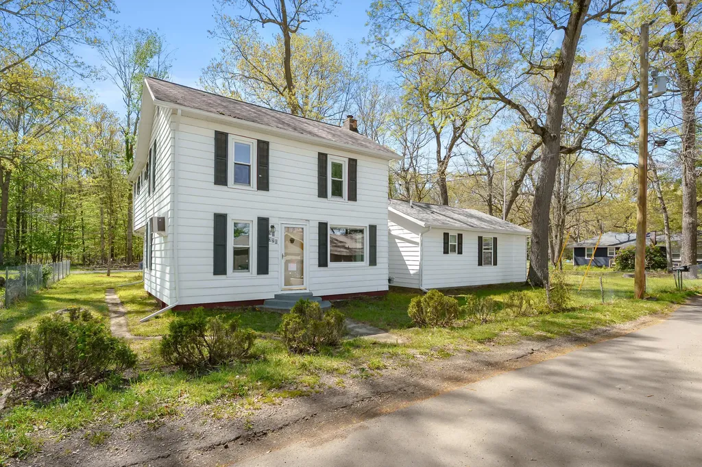 52320 Sheridan Road Paw Paw Township MI 49079