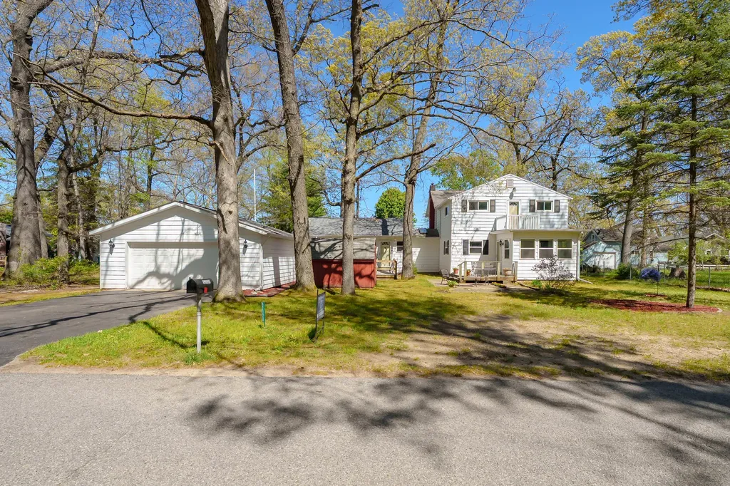 52320 Sheridan Road Paw Paw Township MI 49079