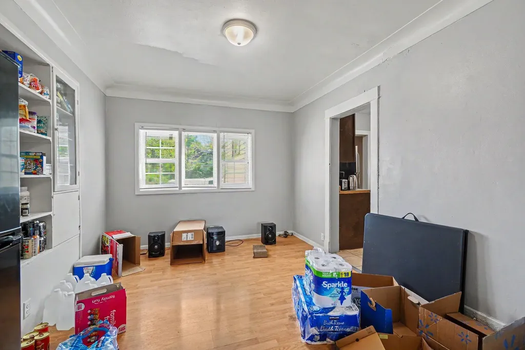719 Mccourtie Street Kalamazoo City MI 49008