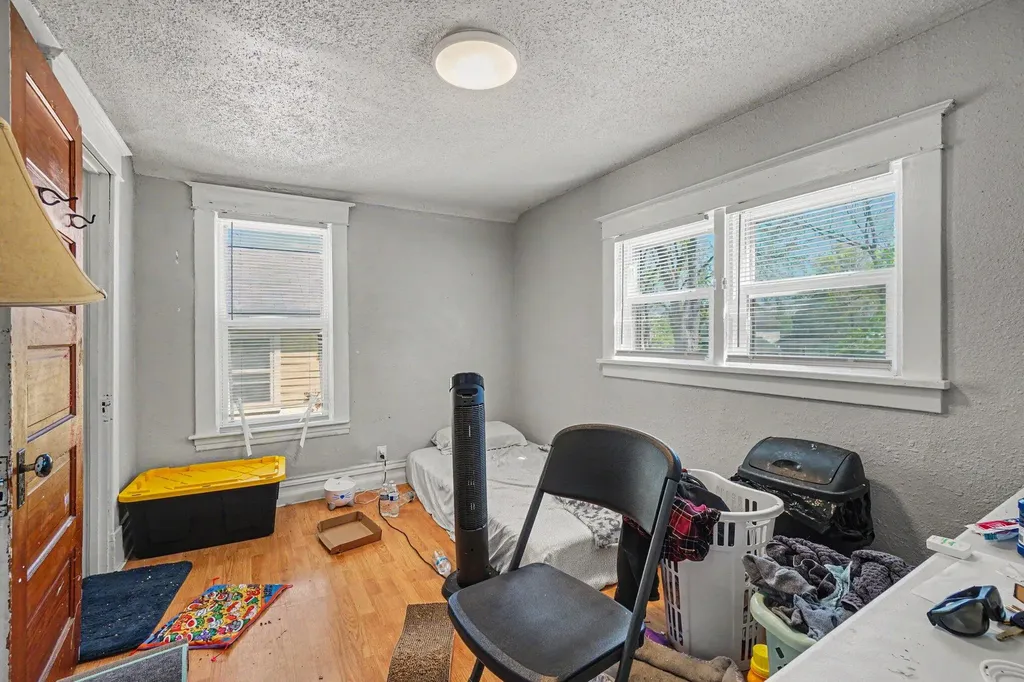 719 Mccourtie Street Kalamazoo City MI 49008