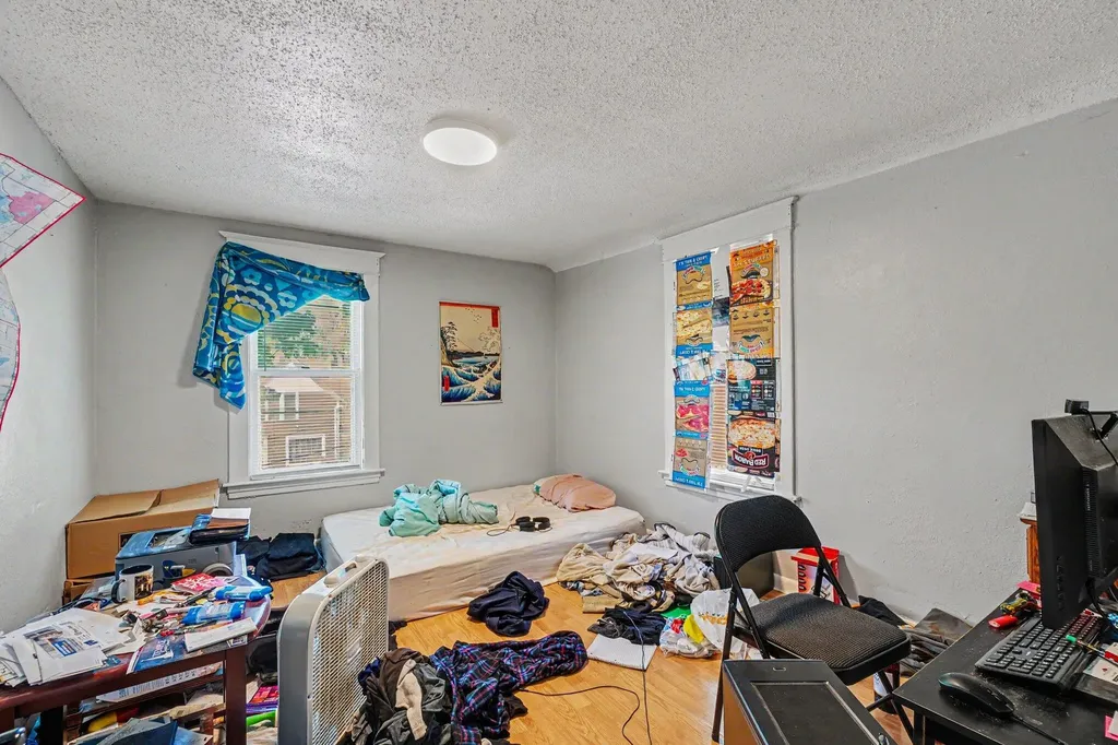719 Mccourtie Street Kalamazoo City MI 49008