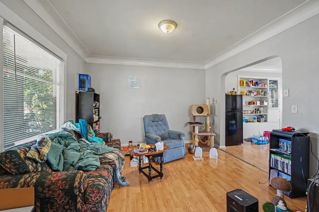 719 Mccourtie Street Kalamazoo City MI 49008