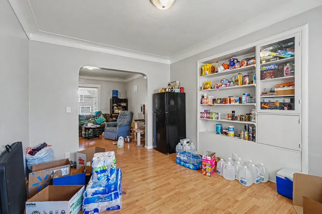 719 Mccourtie Street Kalamazoo City MI 49008