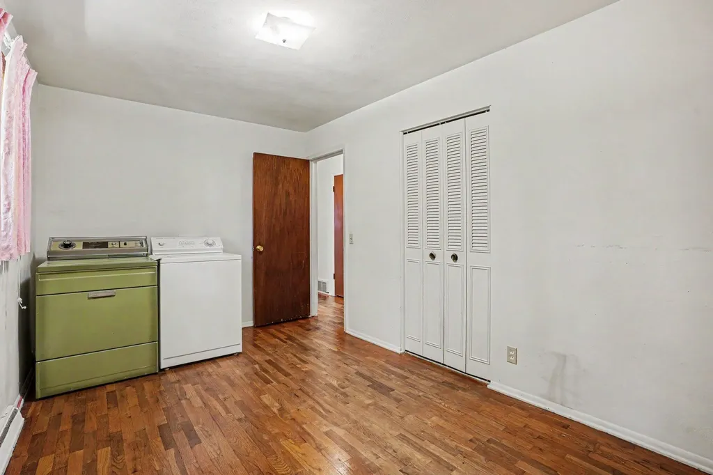 2323 Cumberland Street Kalamazoo City MI 49006