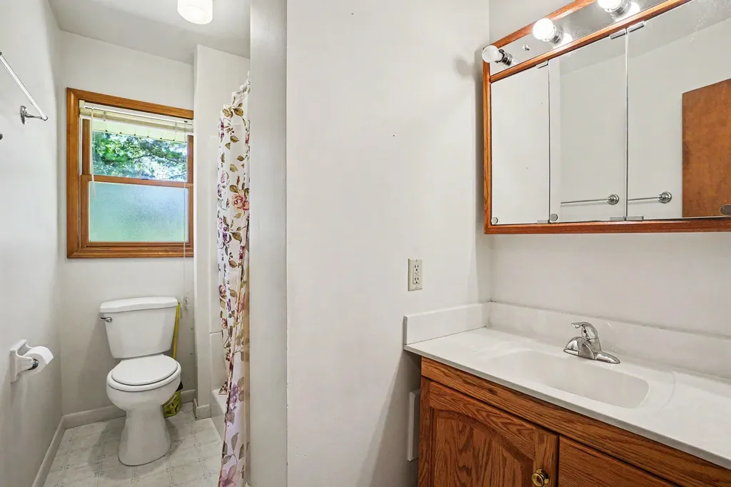 2323 Cumberland Street Kalamazoo City MI 49006