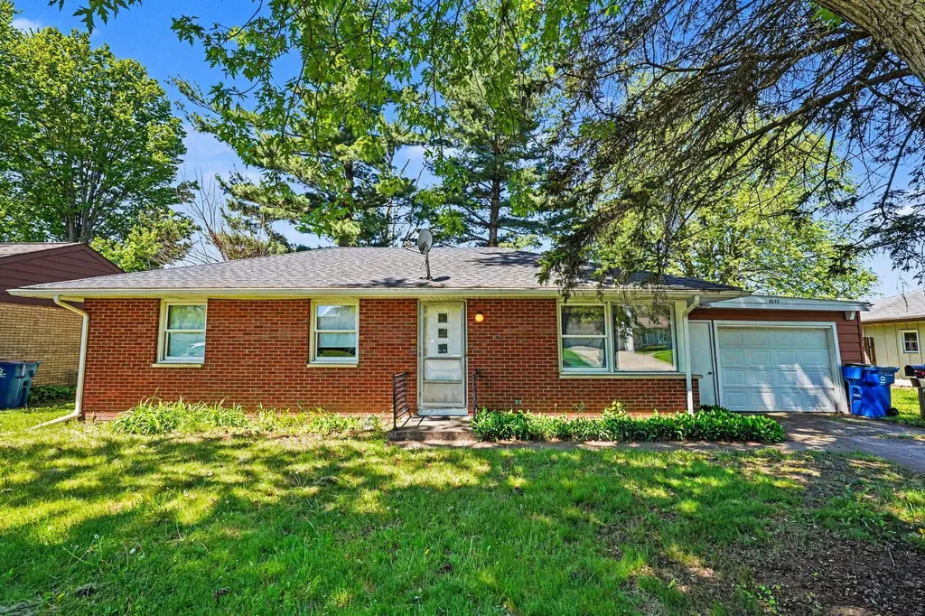 2323 Cumberland Street Kalamazoo City MI 49006