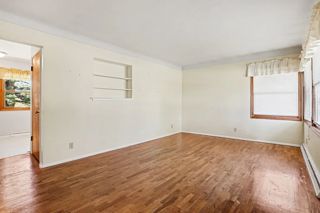 2323 Cumberland Street Kalamazoo City MI 49006