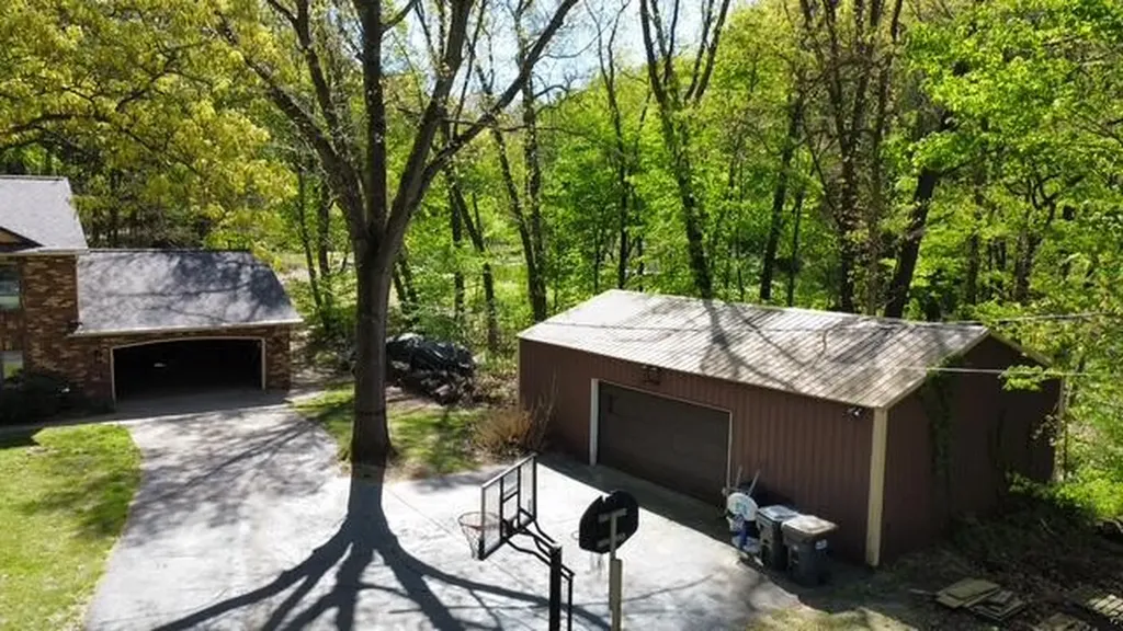 4115 S Van Kal Street Oshtemo Charter Township MI 49071