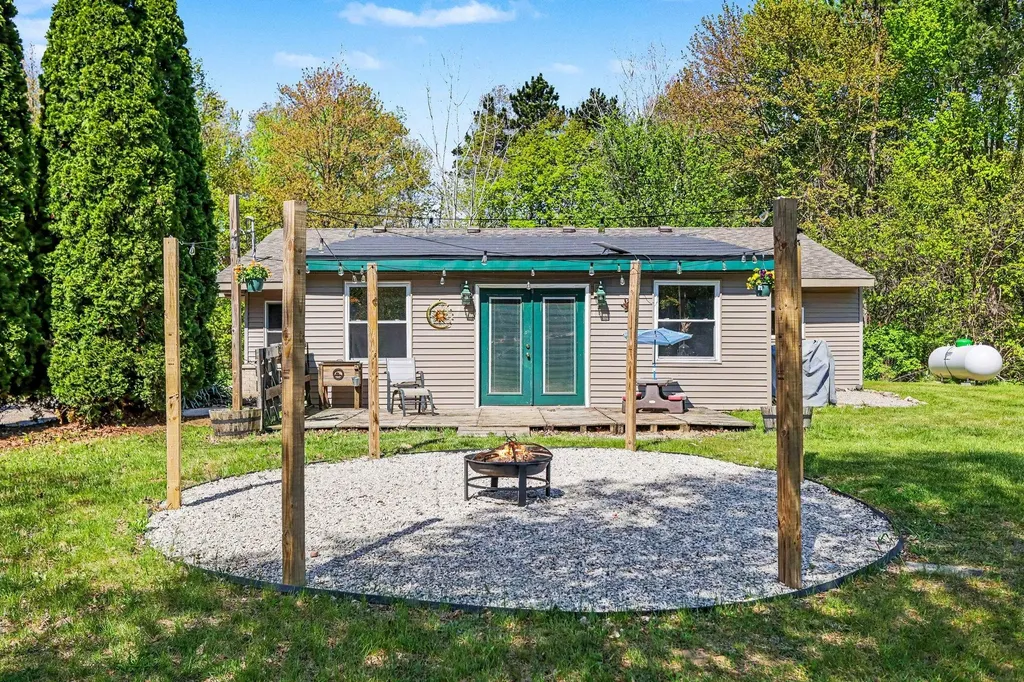 13321 R Drive N Convis Township MI 49014