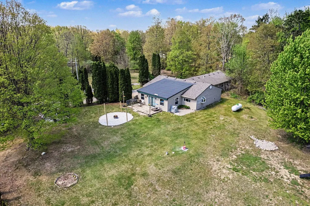 13321 R Drive N Convis Township MI 49014