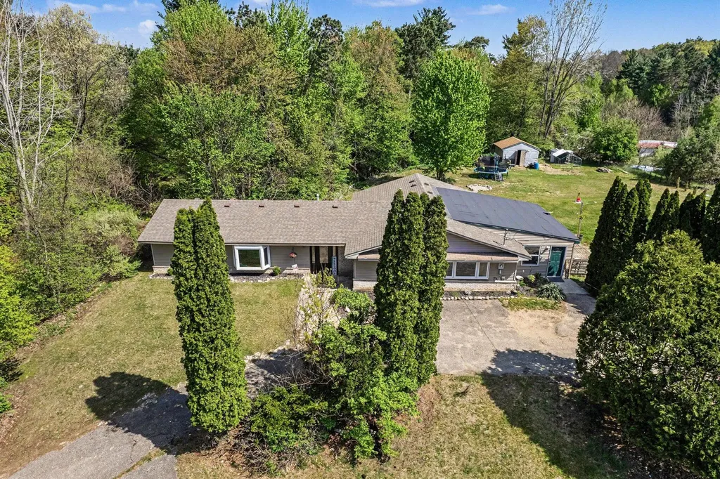 13321 R Drive N Convis Township MI 49014