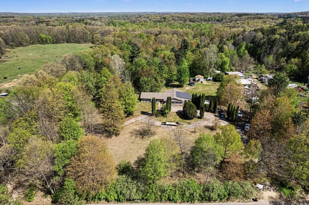 13321 R Drive N Convis Township MI 49014