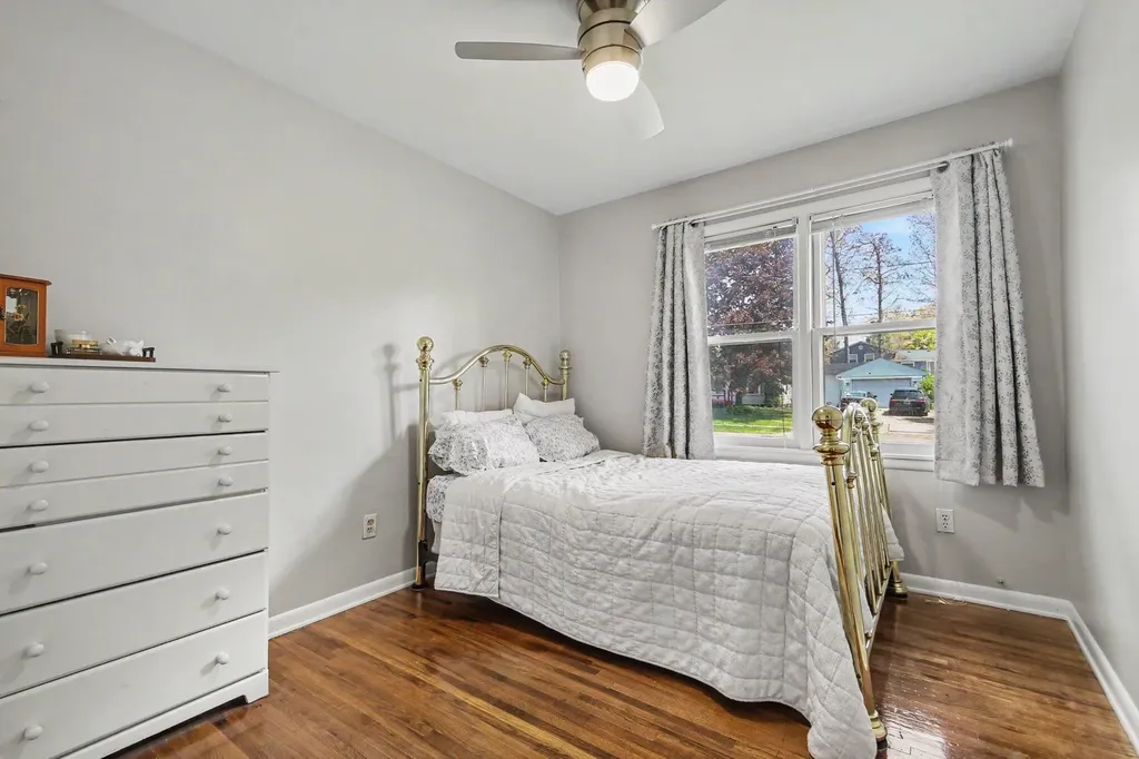 4725 Burgis Avenue SE Kentwood City MI 49508