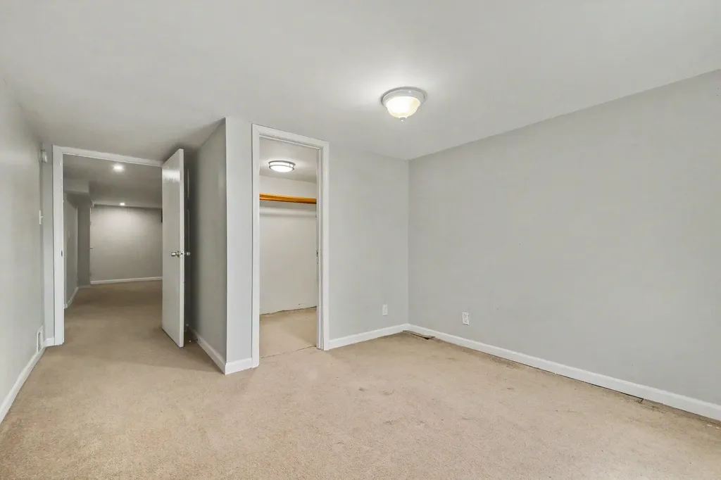 4725 Burgis Avenue SE Kentwood City MI 49508