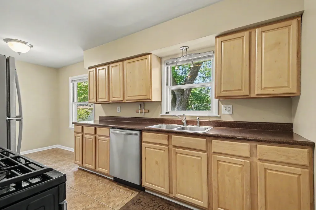 4725 Burgis Avenue SE Kentwood City MI 49508