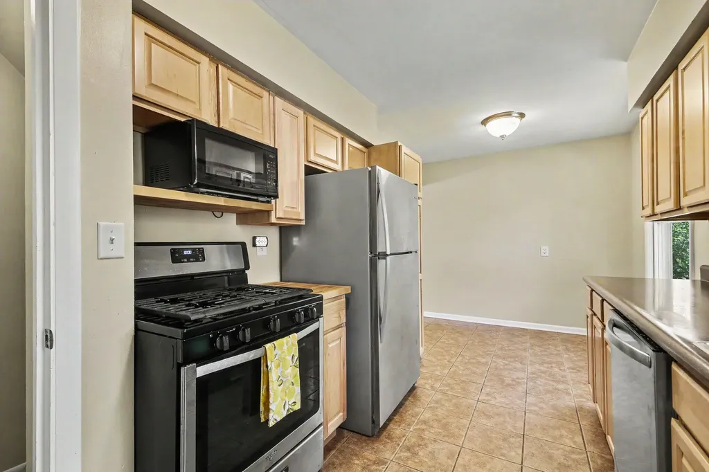 4725 Burgis Avenue SE Kentwood City MI 49508