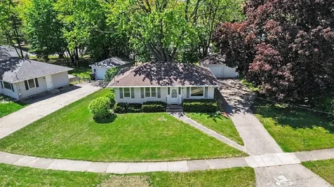 4725 Burgis Avenue SE Kentwood City MI 49508