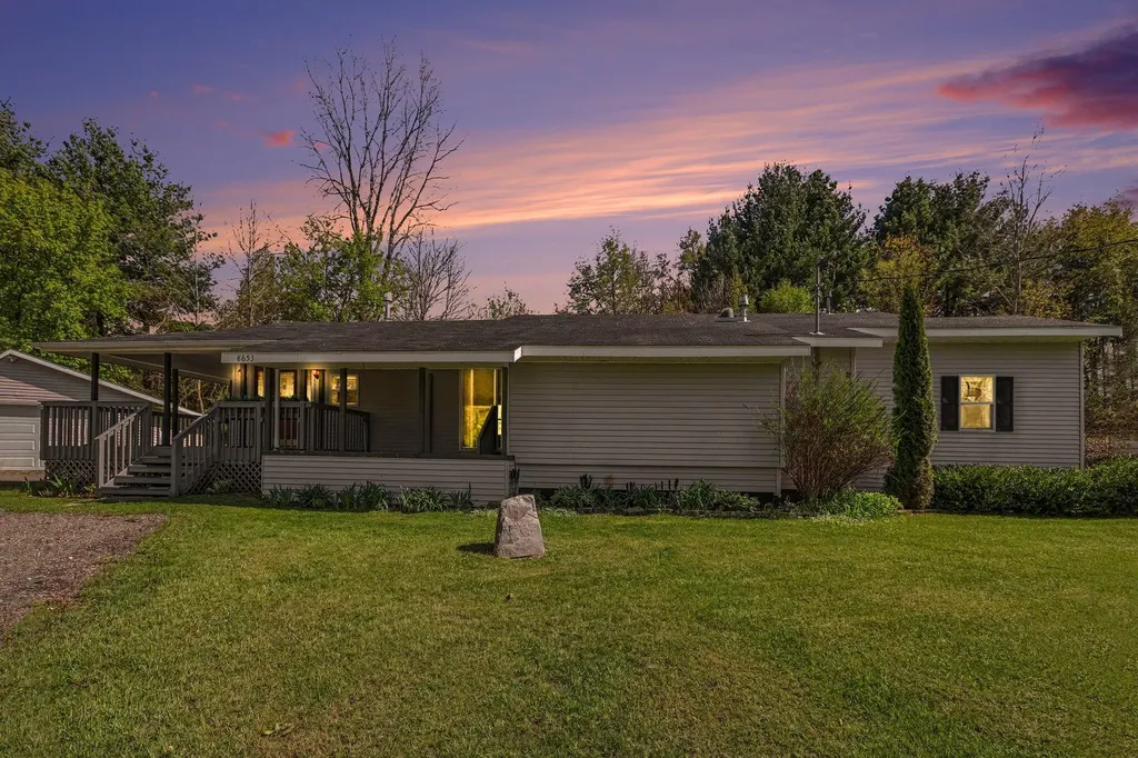 8653 Chain O Lakes Drive Hope Township MI 49046