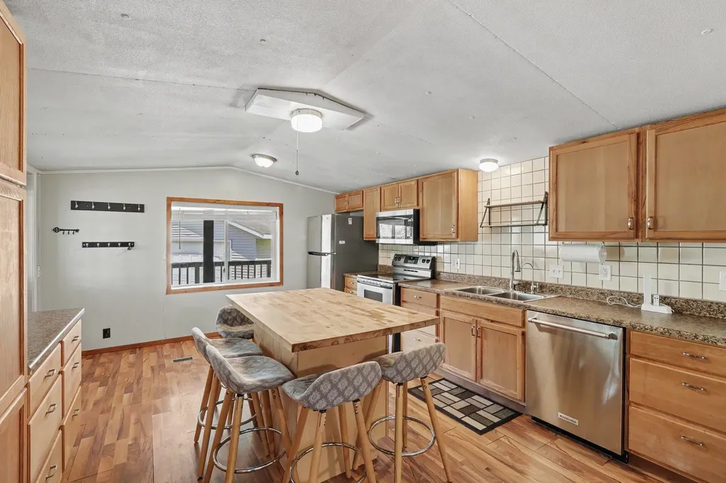 8653 Chain O Lakes Drive Hope Township MI 49046
