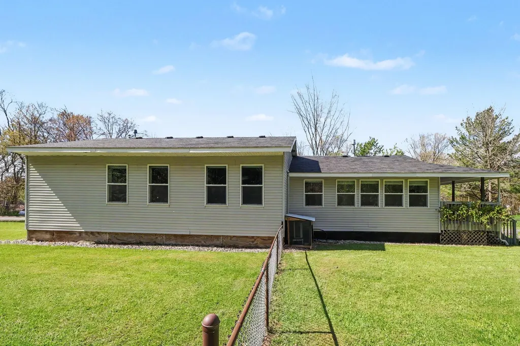 8653 Chain O Lakes Drive Hope Township MI 49046