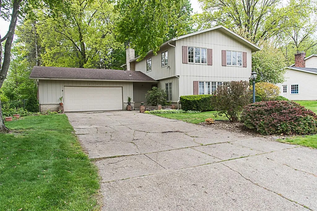 2707 Tattersall Road Portage City MI 49024