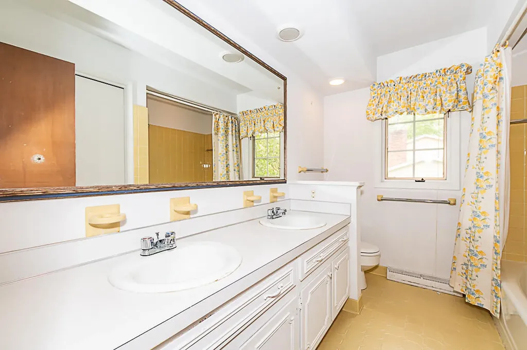 2707 Tattersall Road Portage City MI 49024