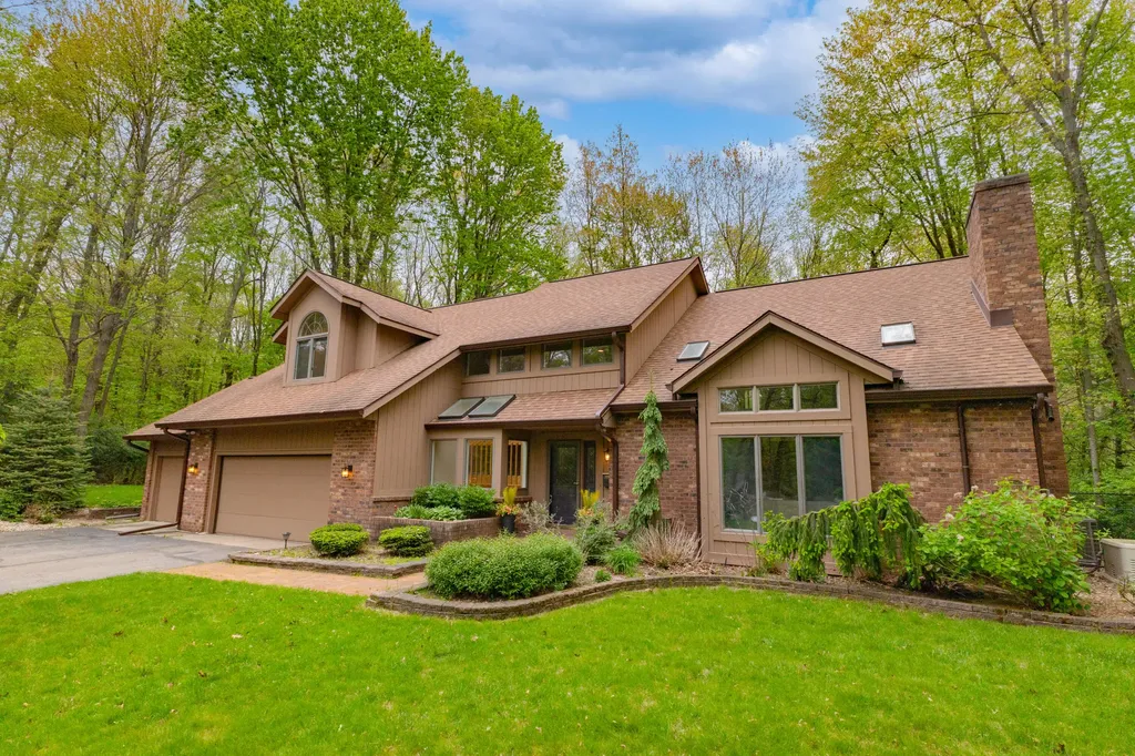 7170 Hawthorn Valley Avenue Oshtemo Charter Township MI 49009
