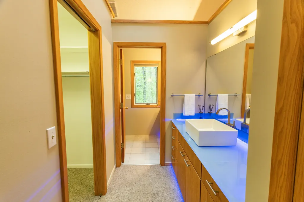 7170 Hawthorn Valley Avenue Oshtemo Charter Township MI 49009
