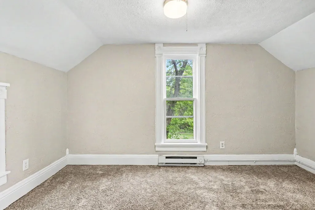 189 Banks Street Coloma City MI 49038