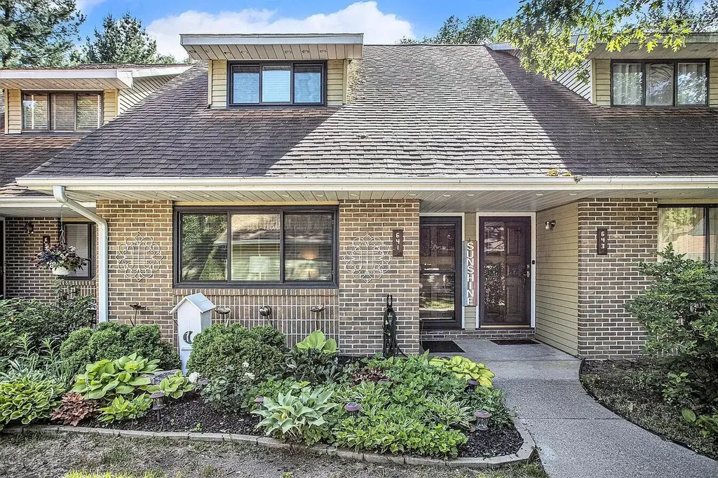 641 Eiffel Drive Pennfield Charter Township MI 49017
