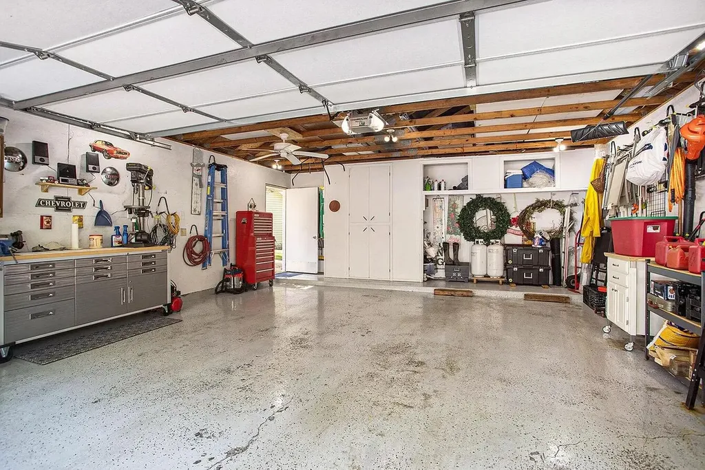 641 Eiffel Drive Pennfield Charter Township MI 49017