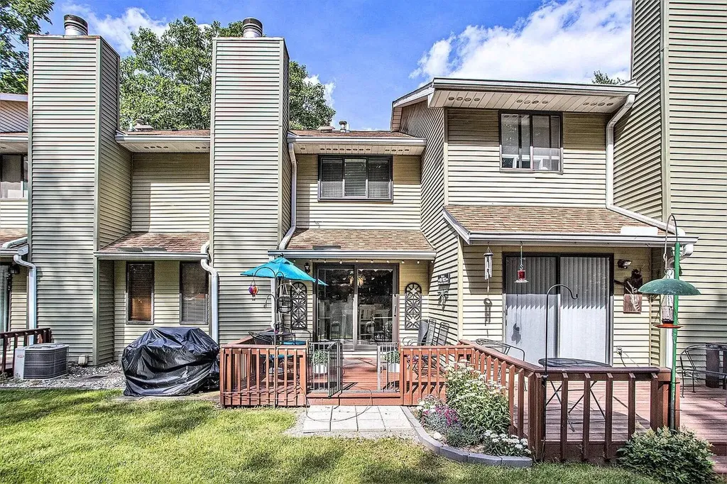 641 Eiffel Drive Pennfield Charter Township MI 49017