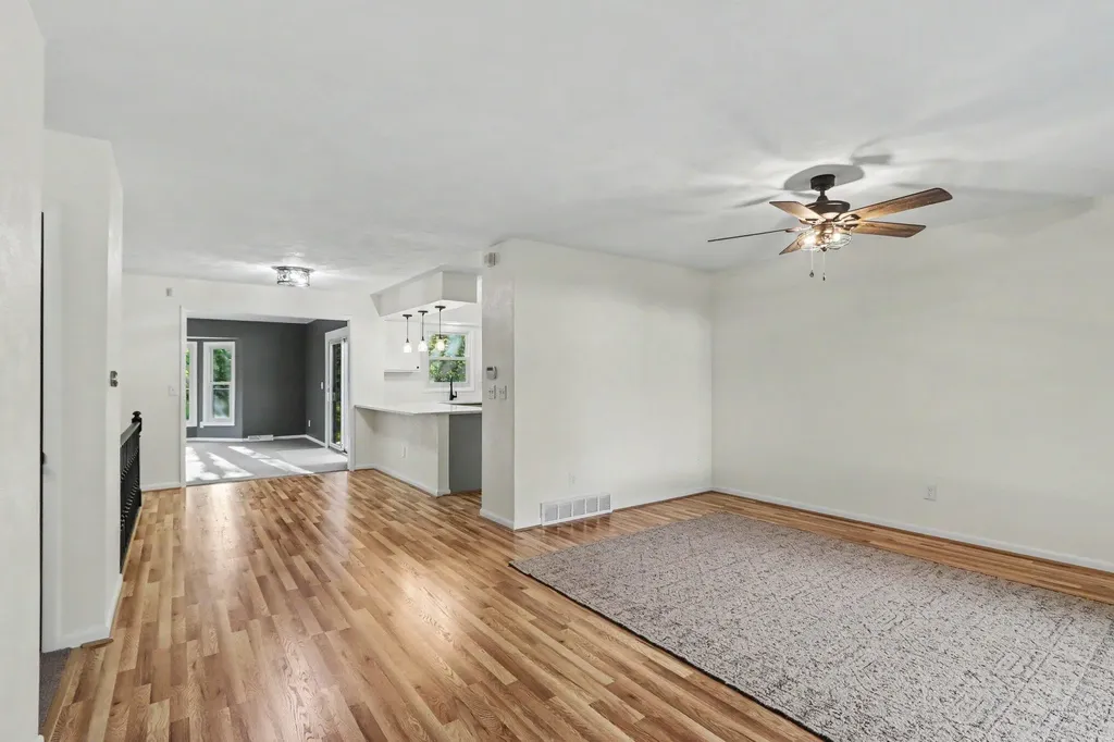 34 Thorncroft Avenue Battle Creek City MI 49017