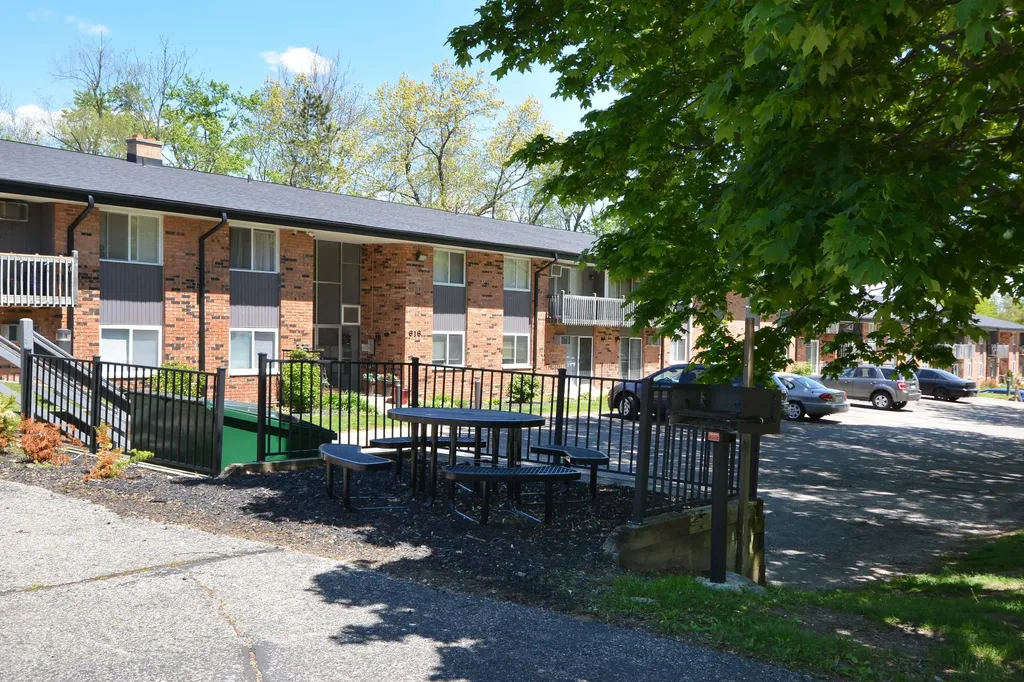616 Lynn Avenue Kalamazoo City MI 49008