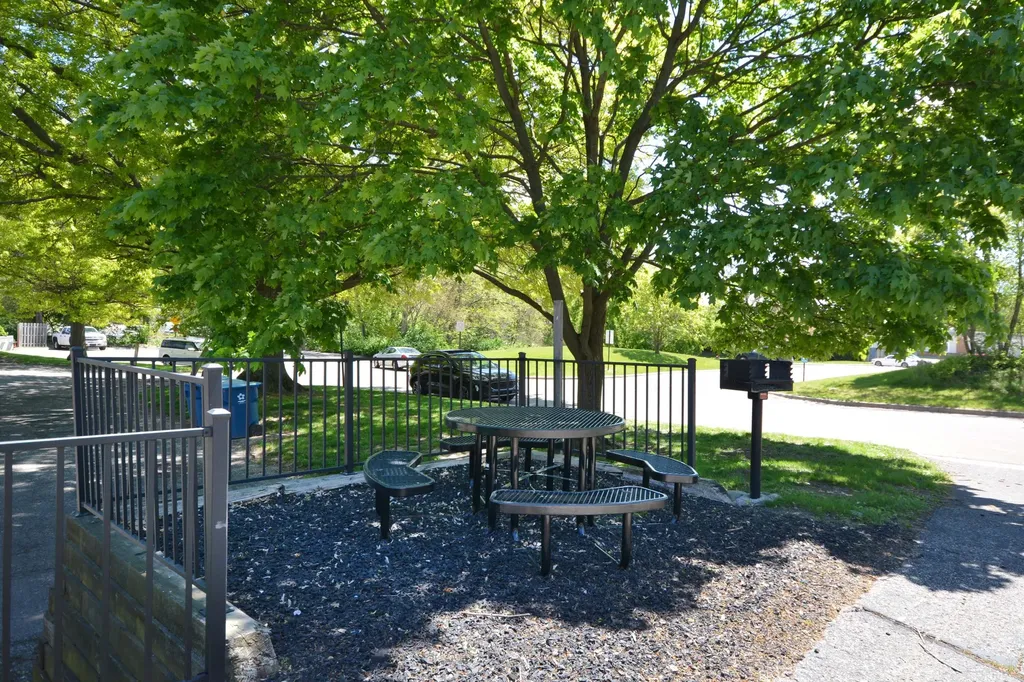 616 Lynn Avenue Kalamazoo City MI 49008