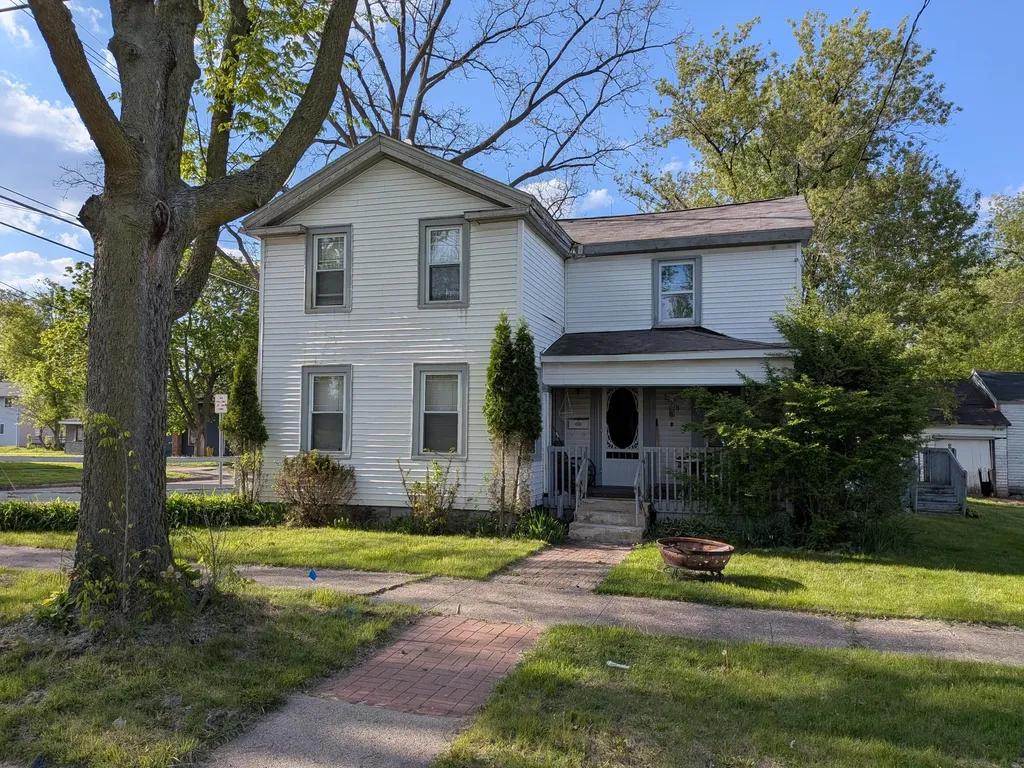 218 W Porter Street Albion City MI 49224